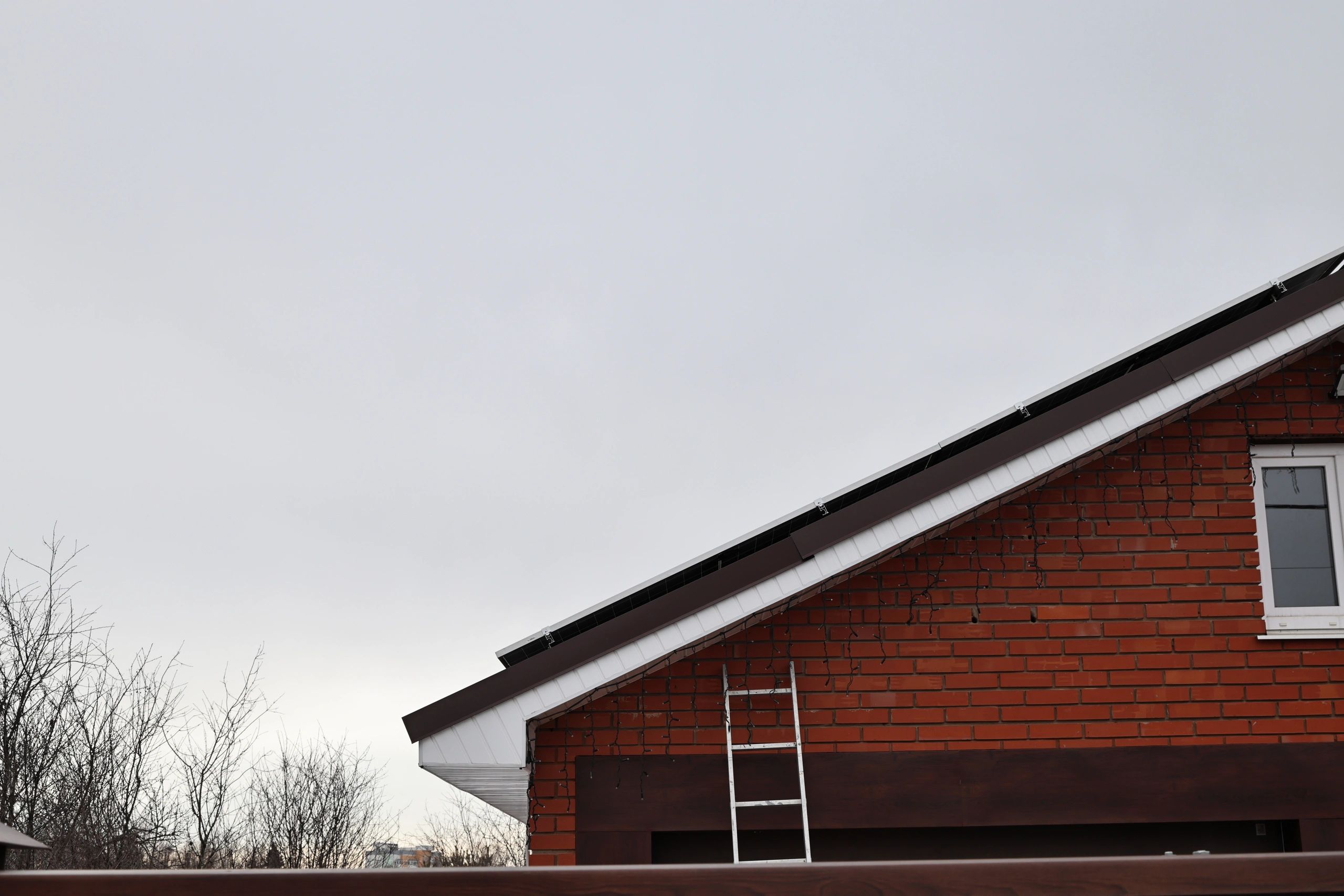 Maison avec toiture illustrant une intervention de couvreur zingueur à Melle